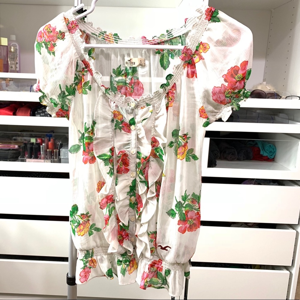 Hollister small top